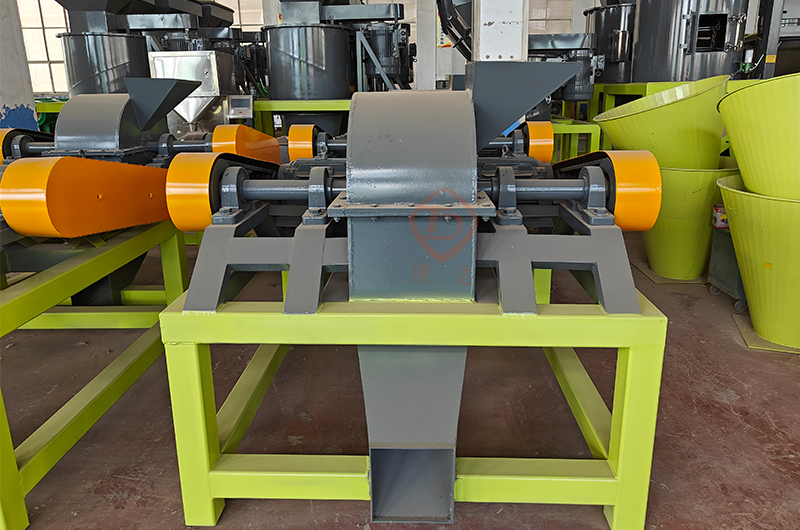 籠式粉碎機(jī)