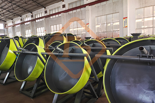 新型有機(jī)肥造粒機(jī)